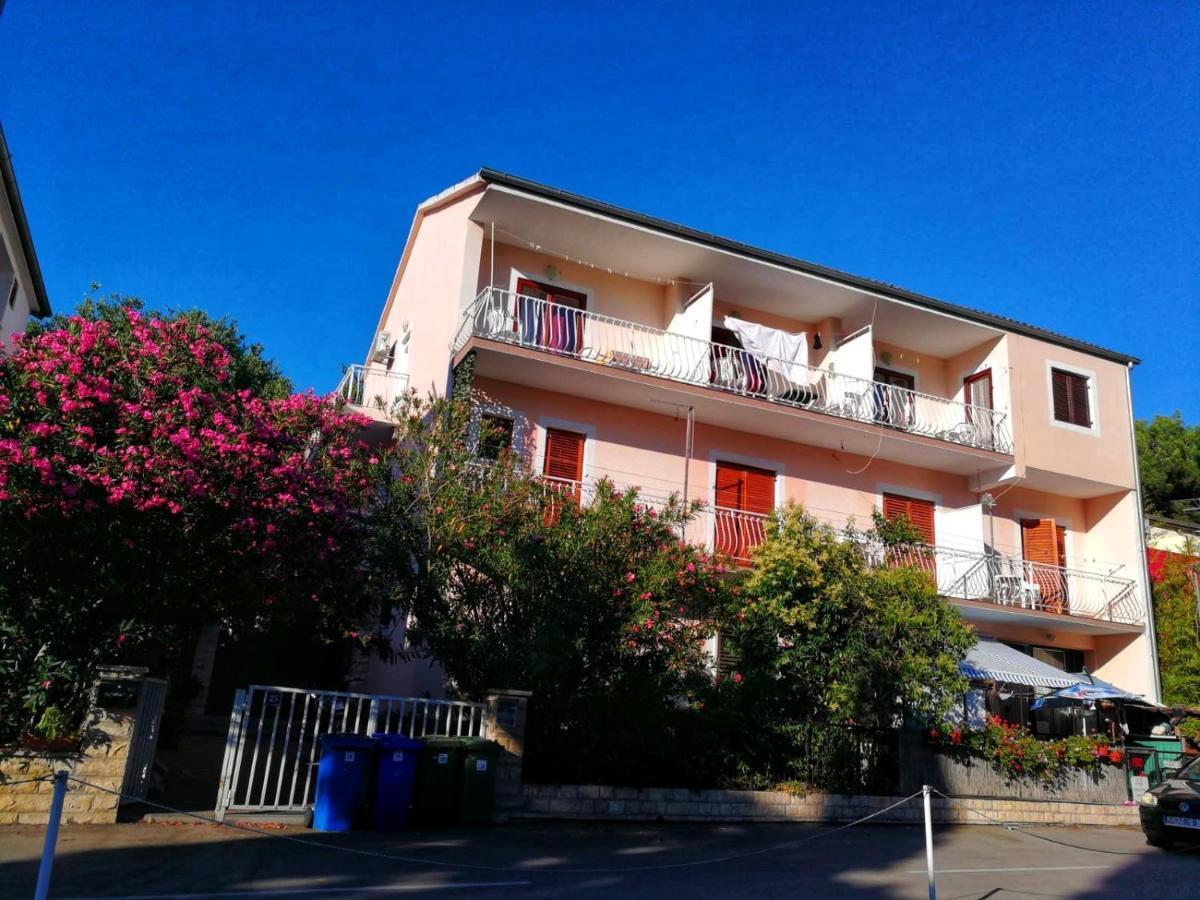 Apartmani Leon Biograd Na Moru Zewnętrze zdjęcie