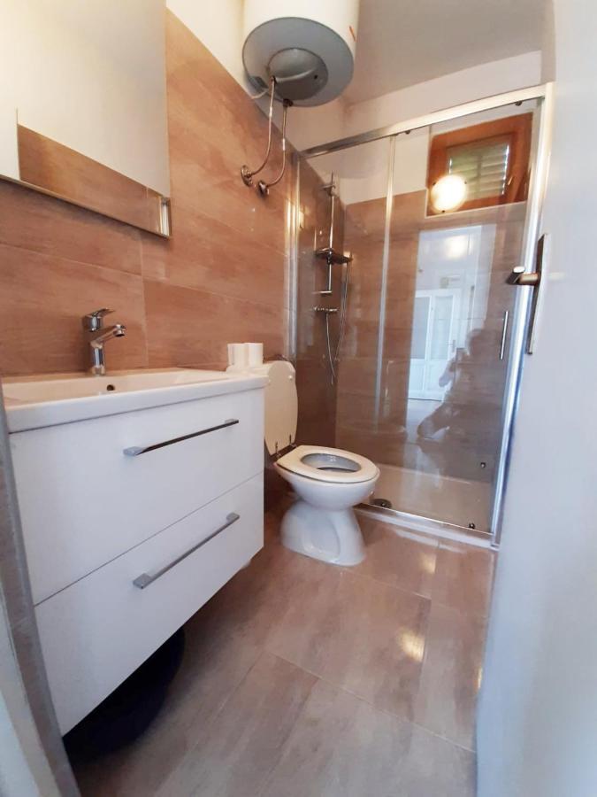 Apartmani Leon Biograd Na Moru Zewnętrze zdjęcie