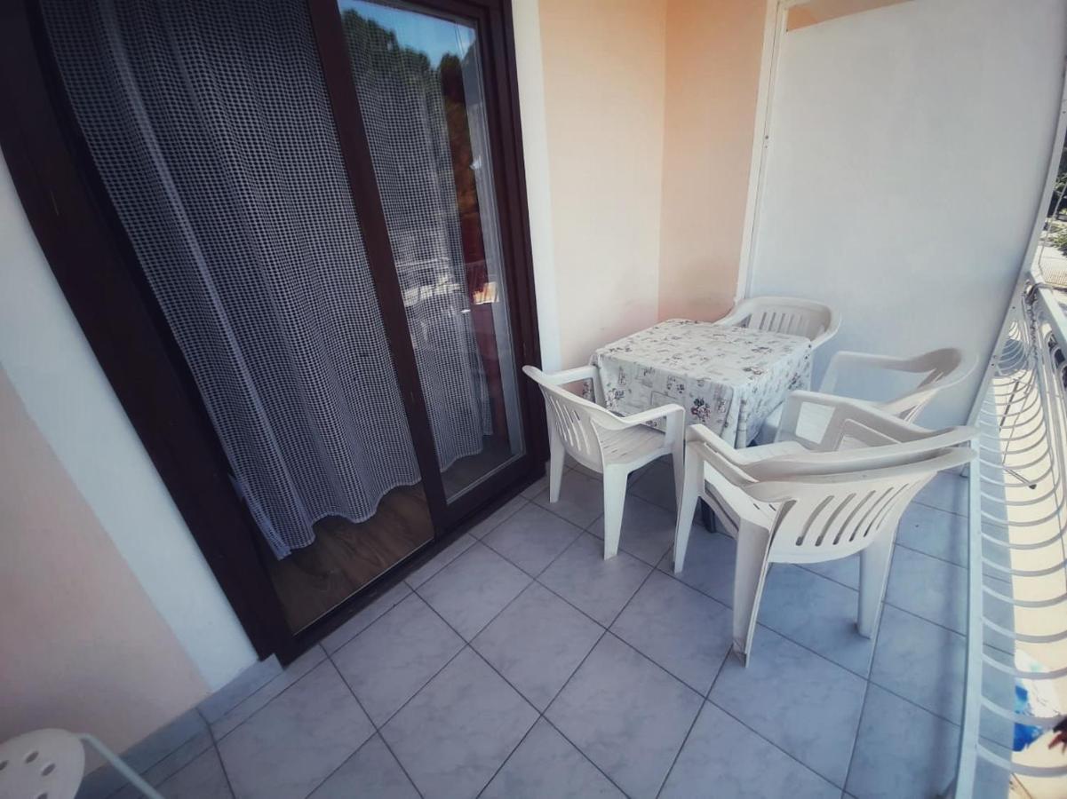 Apartmani Leon Biograd Na Moru Zewnętrze zdjęcie