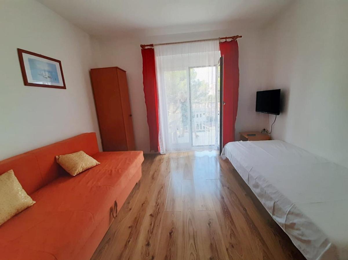 Apartmani Leon Biograd Na Moru Zewnętrze zdjęcie