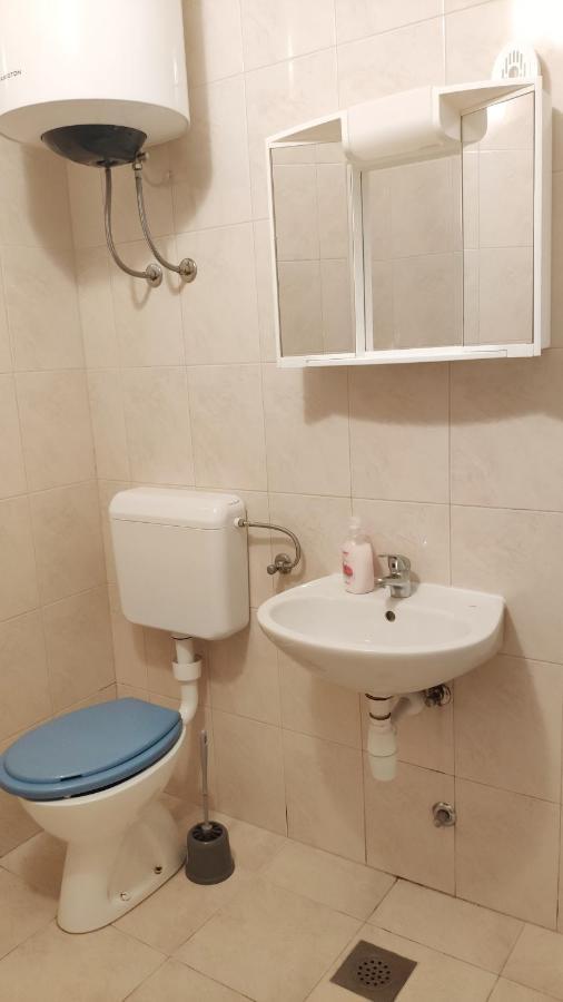 Apartmani Leon Biograd Na Moru Zewnętrze zdjęcie