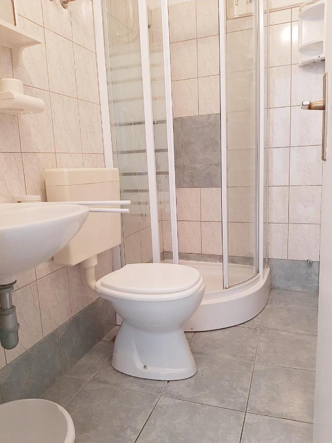 Apartmani Leon Biograd Na Moru Zewnętrze zdjęcie